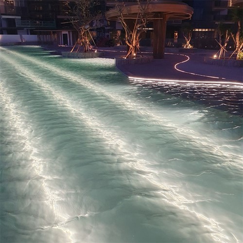 Iluminat subacvatic cu bandă LED pentru fântâni